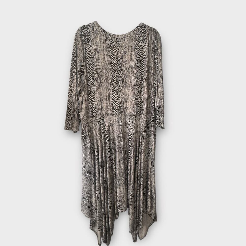 NEW Jessica Simpson Plus Size Kaelin 3/4 Sleeve Handkerchief Hem Dress, size 3X - Picture 6 of 7